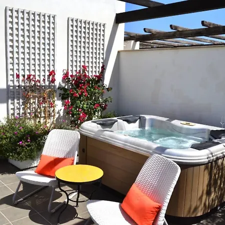 Rsh14a - Penthouse With Terrace And Hot Tub アパート エステポナ
